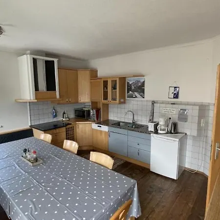 Blue Sky Mit Gemeinschaftsbadezimmer *